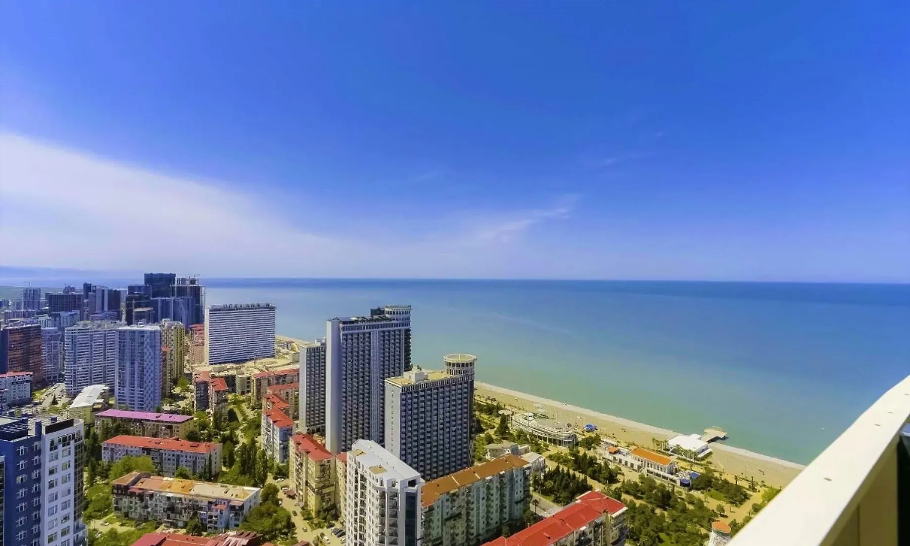 Ξενοδοχείο με διαμερίσματα Panorama City Center Suite Sea View Μπατούμι