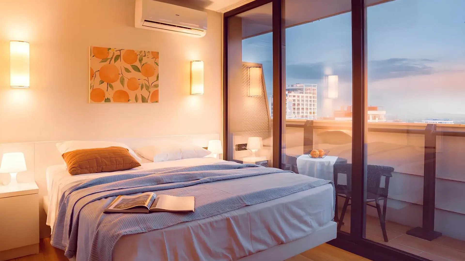Panorama City Center Suite Sea View Batumi 5*,