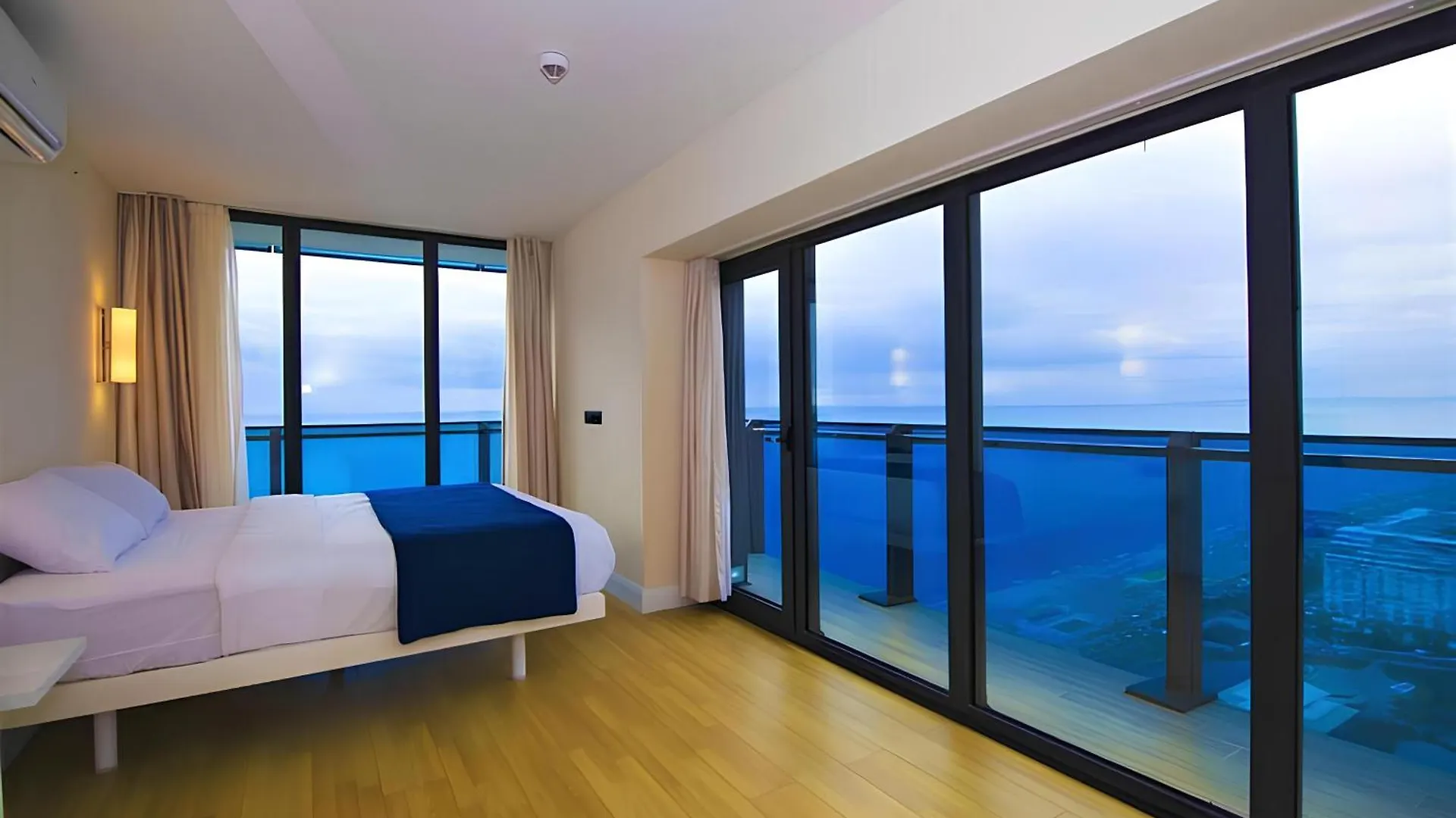 Aparthotel Panorama City Center Suite Sea View Batumi